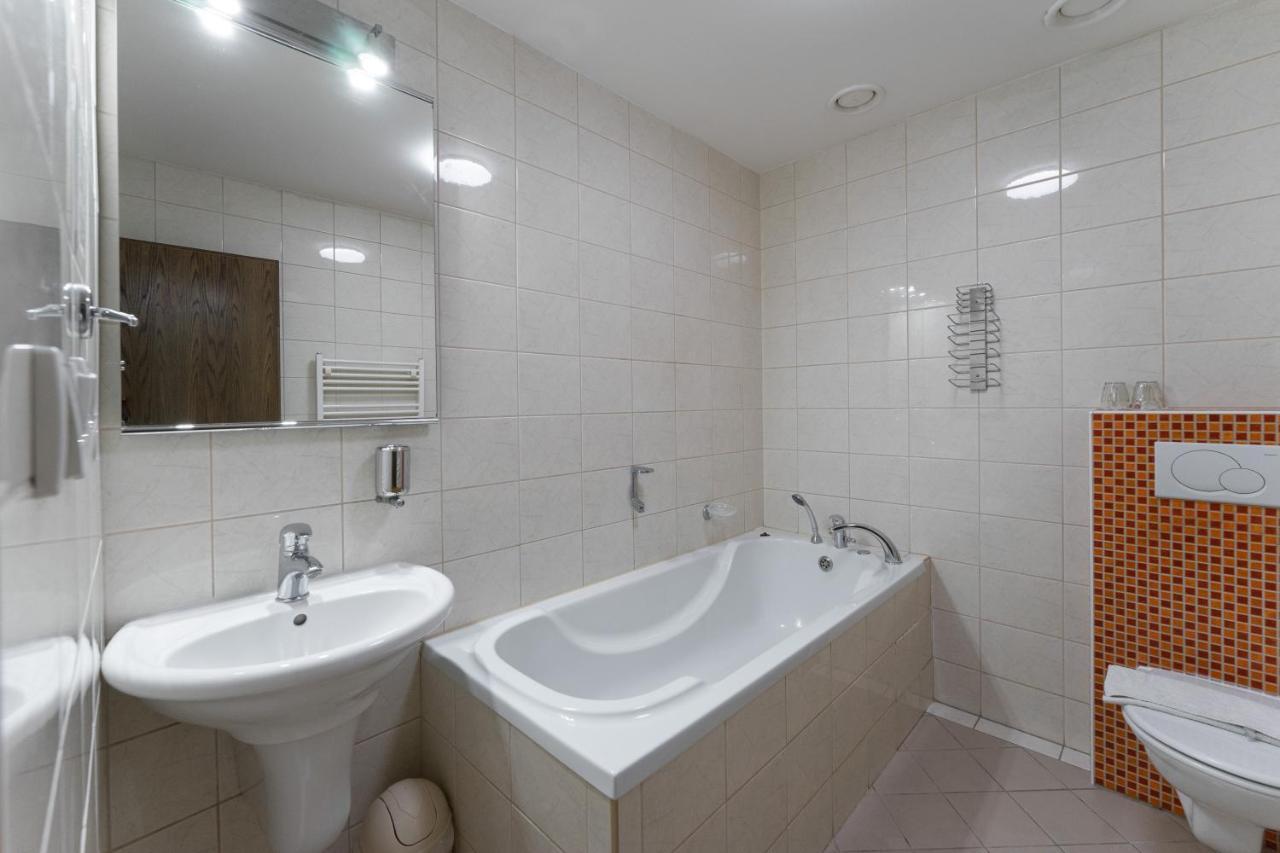 Hotel Amco Zabreh Ngoại thất bức ảnh