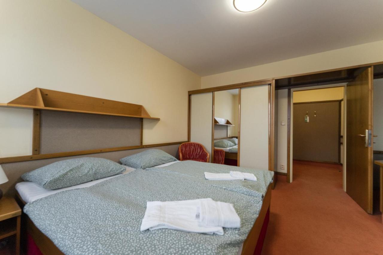 Hotel Amco Zabreh Ngoại thất bức ảnh
