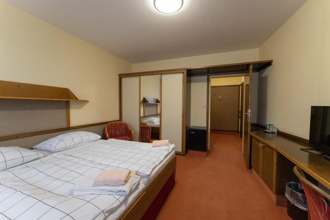 Hotel Amco Zabreh Ngoại thất bức ảnh