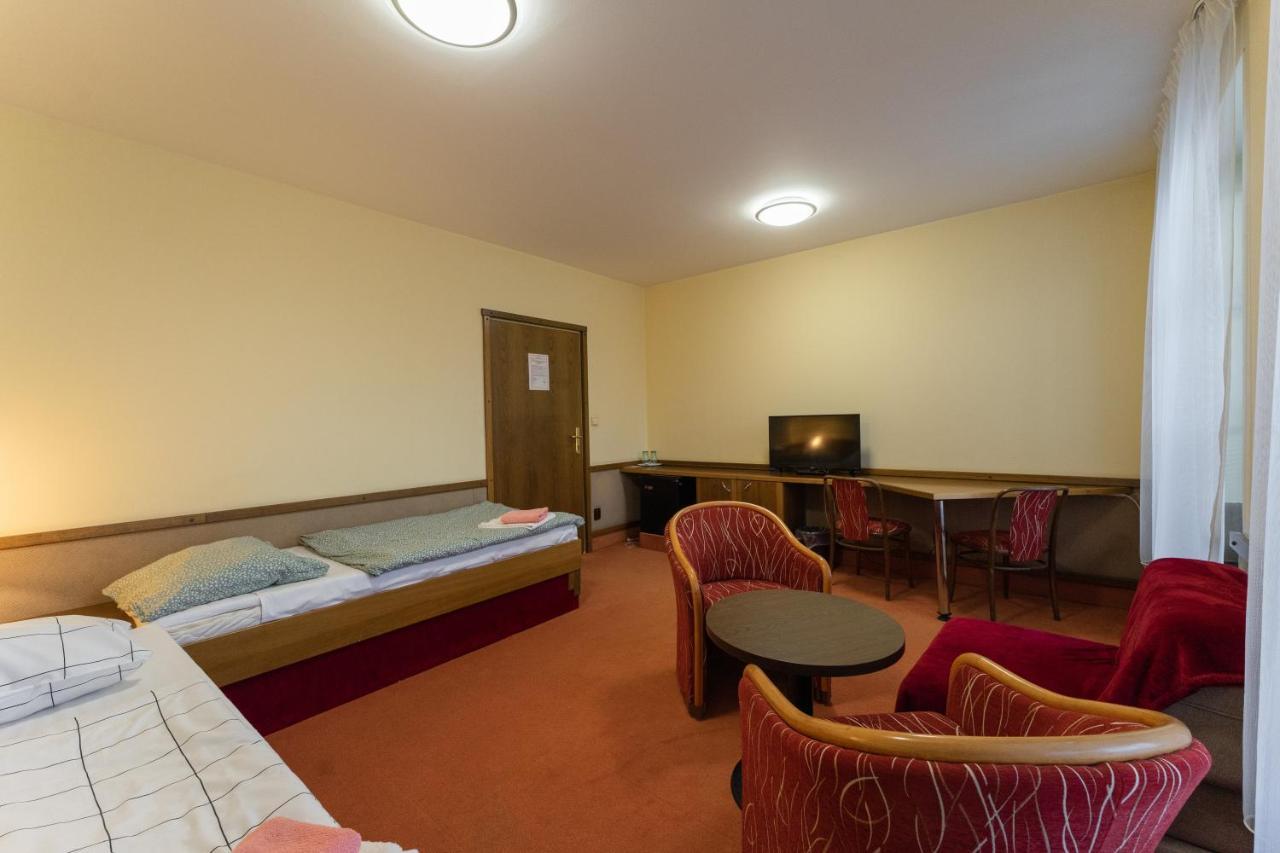 Hotel Amco Zabreh Ngoại thất bức ảnh